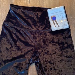 Black velvet leggings NWT, size small
